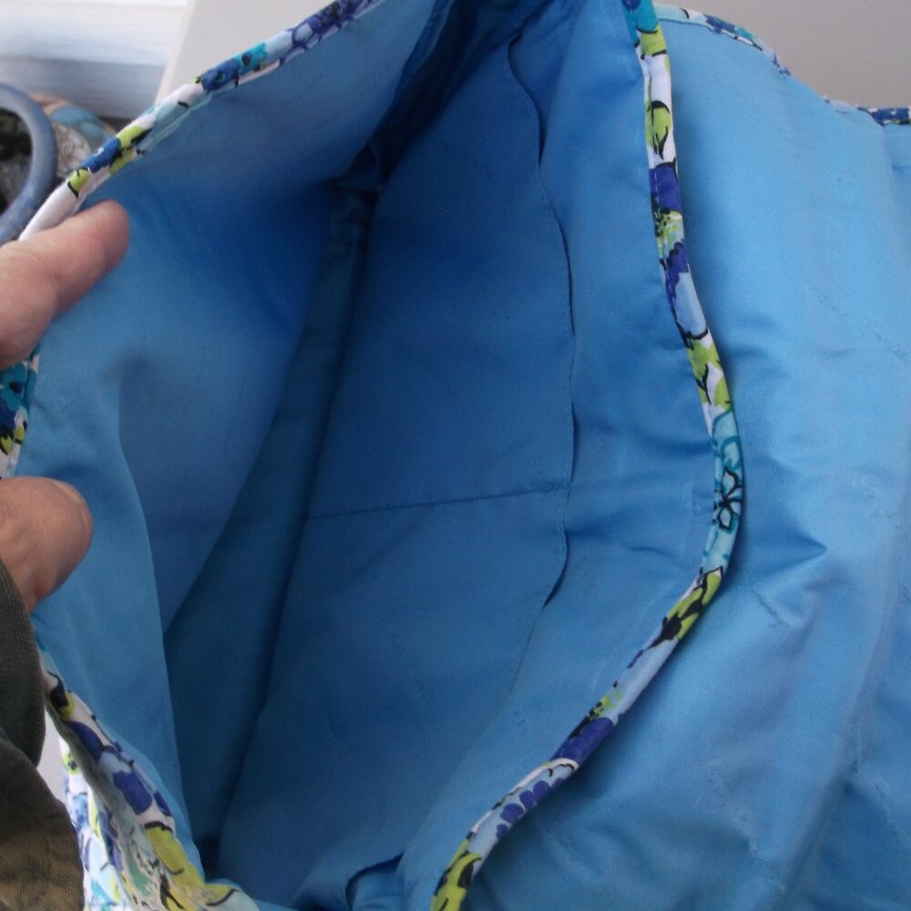 Vera Bradley Quilted Crossbody + New D’Bello Blue Headband • 2‑Piece Bundle - Picture 5 of 6